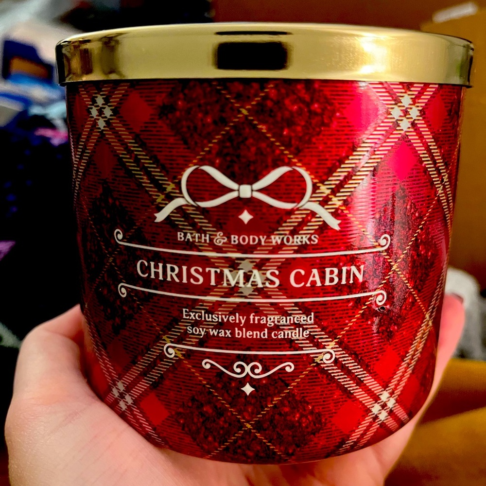 B&BW Christmas Cabin Candle